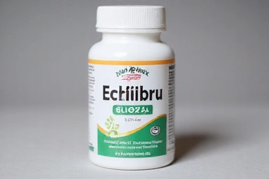 Flacon de Formula Echilibru Glucoză, cu etichetă care sugerează stabilitate și sănătate.